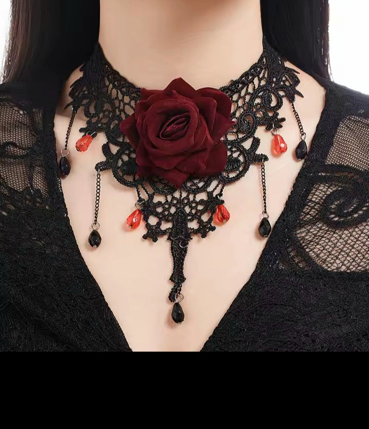 Collana gotica di pizzo